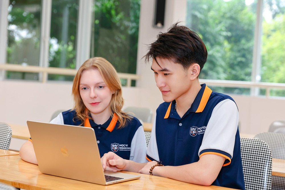 Sinh viên Viện đào tạo Quốc tế